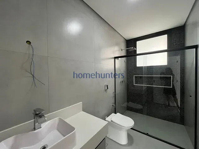 Casa com 832m² 4 quartos e 6 banheiros, à venda ou para alugar, no bairro Residencial Jatibela em Campinas