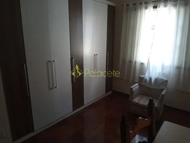 Casa com 823m² 4 quartos e 7 banheiros, à venda, no bairro Parque São Benedito em Pindamonhangaba