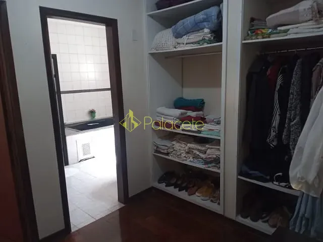 Casa com 823m² 4 quartos e 7 banheiros, à venda, no bairro Parque São Benedito em Pindamonhangaba