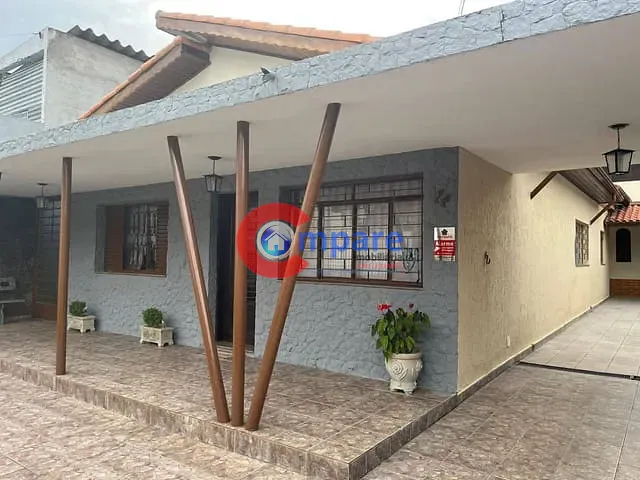 Casa com 340m² 3 quartos e 2 banheiros, à venda ou para alugar, no bairro Vila Galvão em Guarulhos
