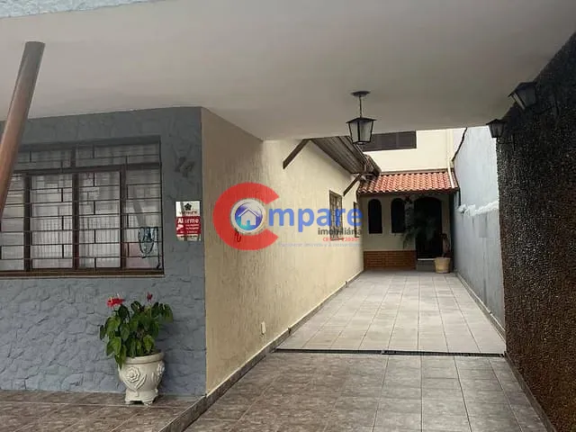 Casa com 340m² 3 quartos e 2 banheiros, à venda ou para alugar, no bairro Vila Galvão em Guarulhos