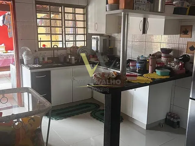 Casa com 300m² 3 quartos e 2 banheiros, à venda, no bairro Jardim dos Ipês em Anápolis