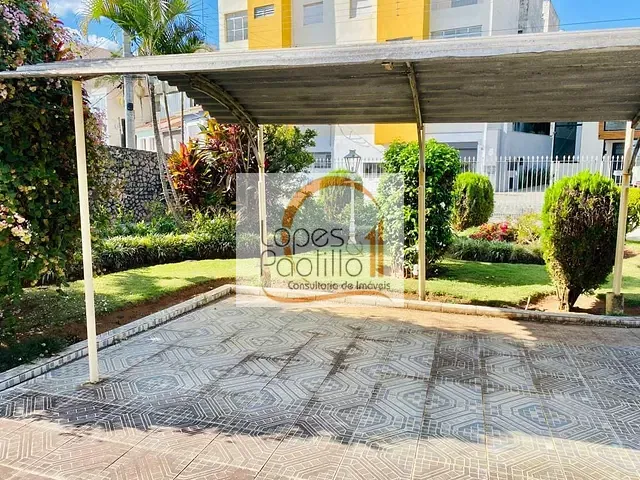 Casa com 2652m² 3 quartos e 2 banheiros, à venda, no bairro Centro em Atibaia
