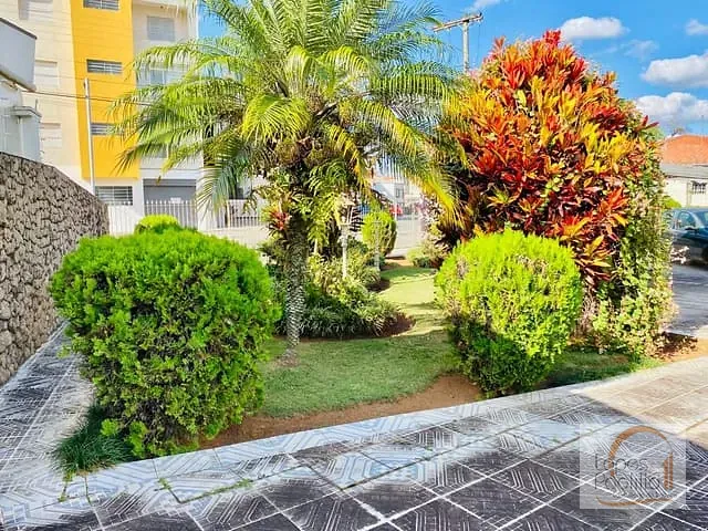 Casa com 2652m² 3 quartos e 2 banheiros, à venda, no bairro Centro em Atibaia