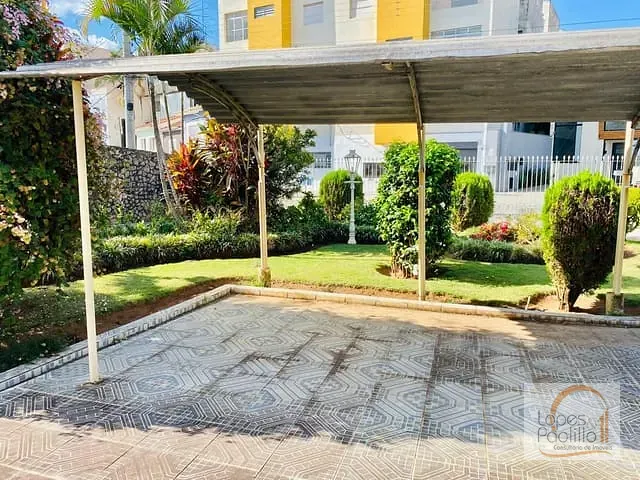 Casa com 2652m² 3 quartos e 2 banheiros, à venda, no bairro Centro em Atibaia
