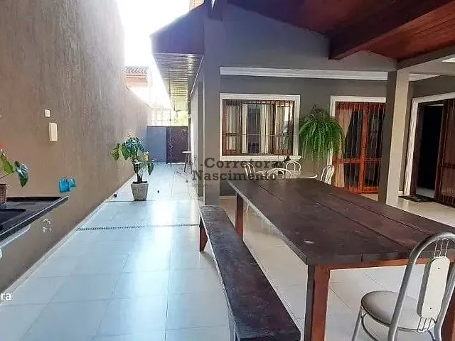 Casa com 326m², à venda, no bairro Urbanova em São José dos Campos
