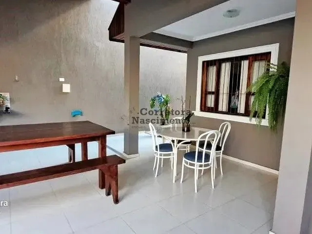 Casa com 326m², à venda, no bairro Urbanova em São José dos Campos
