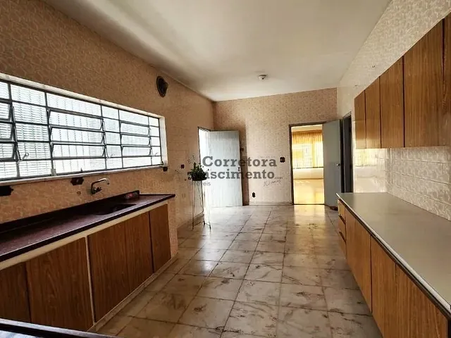 Casa com 300m² 3 quartos e 2 banheiros, à venda, no bairro Centro em Jacareí