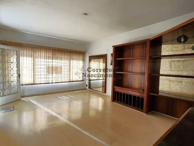 Casa com 300m² 3 quartos e 2 banheiros, à venda, no bairro Centro em Jacareí