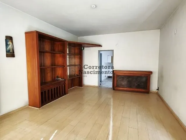 Casa com 300m² 3 quartos e 2 banheiros, à venda, no bairro Centro em Jacareí