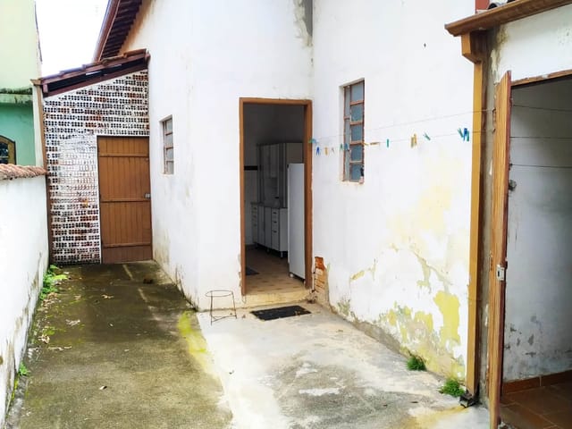 Casa com 420m² 2 quartos e 1 banheiro, à venda, no bairro Centro em Pindamonhangaba