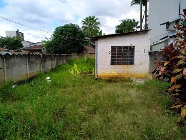 Casa com 420m² 2 quartos e 1 banheiro, à venda, no bairro Centro em Pindamonhangaba