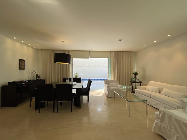 Casa com 482m² 4 quartos e 6 banheiros, à venda, no bairro Alphaville em Santana de Parnaíba
