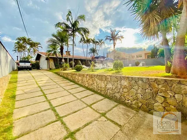 Casa com 1080m² 4 quartos e 2 banheiros, à venda, no bairro Nova Gardênia em Atibaia