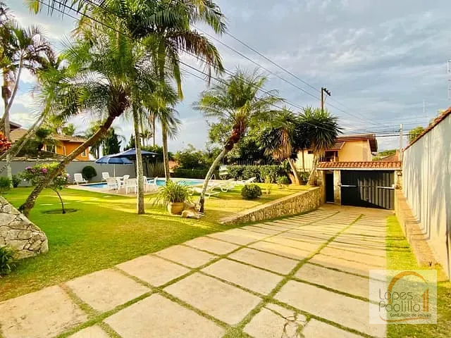 Casa com 1080m² 4 quartos e 2 banheiros, à venda, no bairro Nova Gardênia em Atibaia