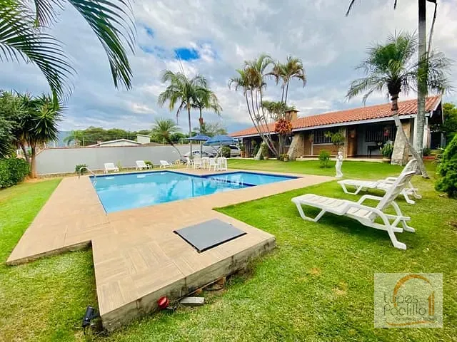 Casa com 1080m² 4 quartos e 2 banheiros, à venda, no bairro Nova Gardênia em Atibaia