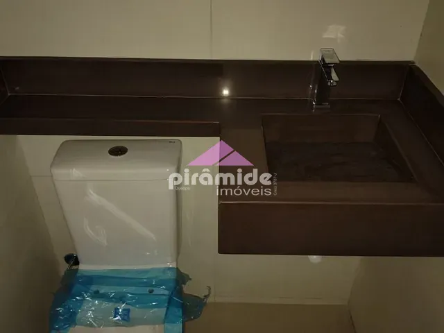 Casa com 300m² 3 quartos e 3 banheiros, à venda, no bairro Condomínio Terras do Vale em Caçapava