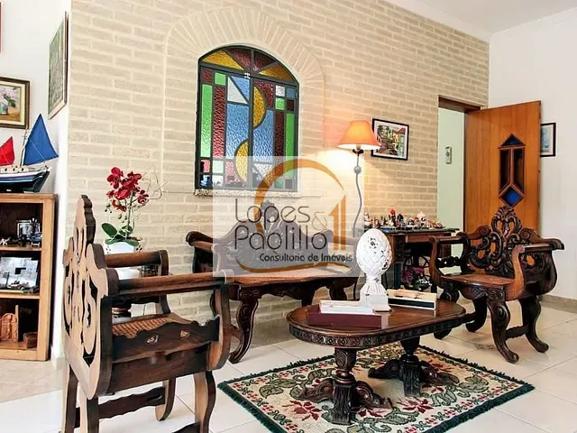 Casa com 480m² 3 quartos e 3 banheiros, à venda ou para alugar, no bairro Vila Petrópolis em Atibaia