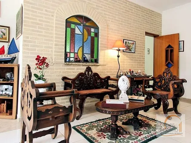 Casa com 480m² 3 quartos e 3 banheiros, à venda ou para alugar, no bairro Vila Petrópolis em Atibaia