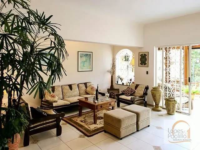 Casa com 480m² 3 quartos e 3 banheiros, à venda ou para alugar, no bairro Vila Petrópolis em Atibaia