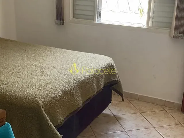 Casa com 250m² 3 quartos e 2 banheiros, à venda, no bairro Jardim Jaraguá em Taubaté