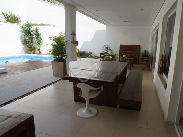 Casa com 600m² 4 quartos e 6 banheiros, à venda, no bairro Alphaville em Santana de Parnaíba