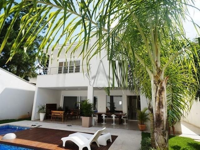 Casa com 600m² 4 quartos e 6 banheiros, à venda, no bairro Alphaville em Santana de Parnaíba