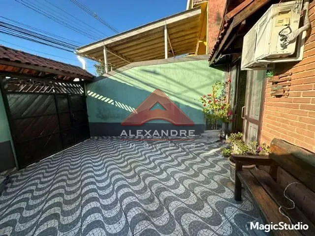 Casa com 125m² 2 quartos e 1 banheiro, à venda, no bairro Jardim Ismênia em São José dos Campos