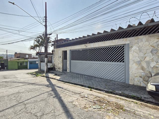 Casa com 285m² 3 quartos e 2 banheiros, à venda, no bairro Parque Fernanda em São Paulo
