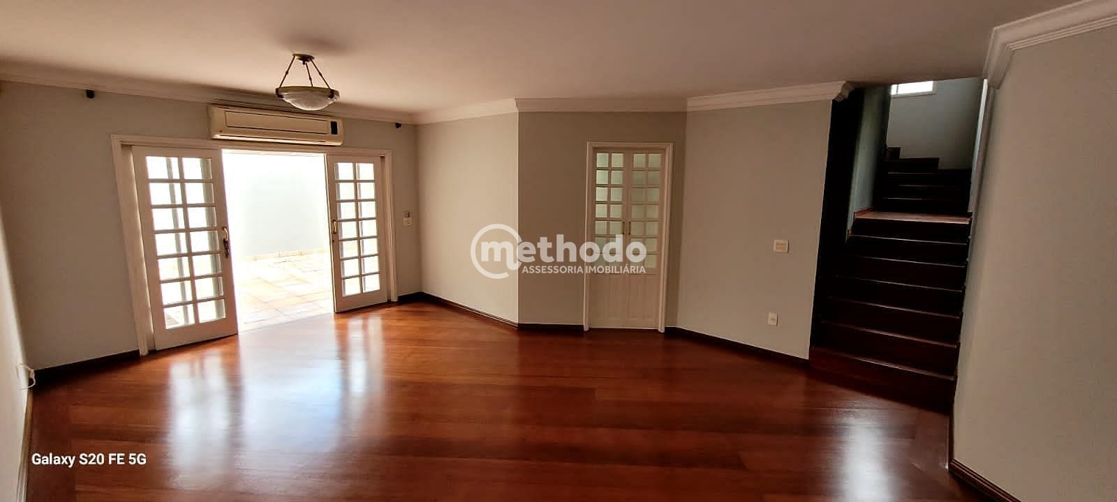 Casa, 3 quartos, 214 m² - Foto 1