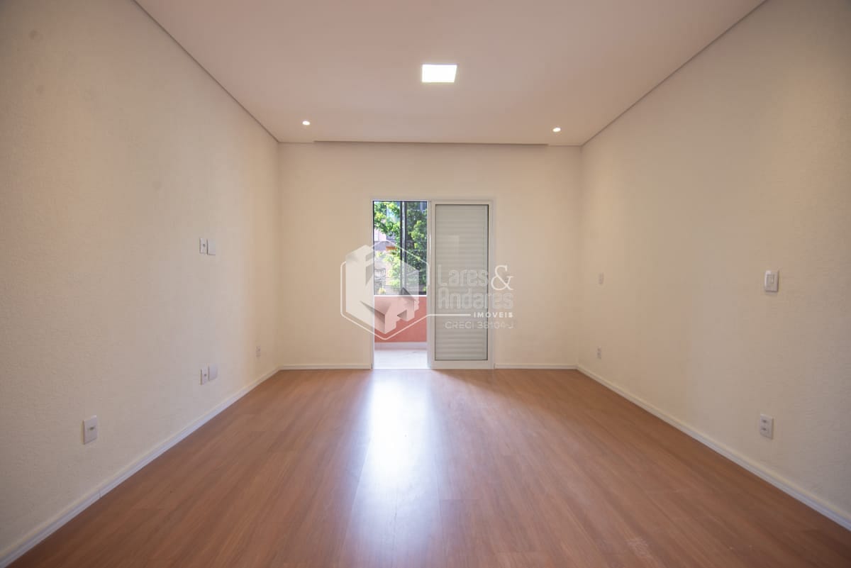 Casa à venda com 3 quartos, 200m² - Foto 33