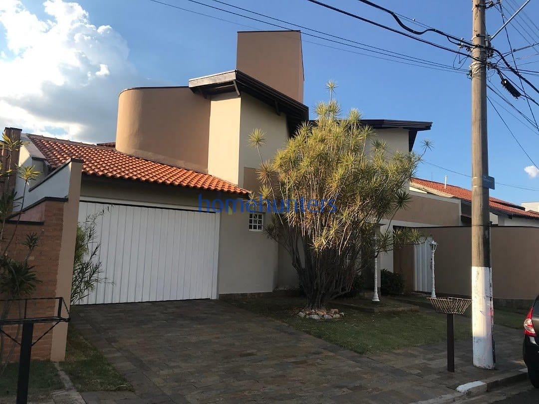 Casa para alugar com 7 quartos, 512m² - Foto 1