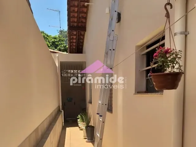 Casa com 10m² 2 quartos e 2 banheiros, à venda, no bairro Jardim das Indústrias em São José Dos Campos