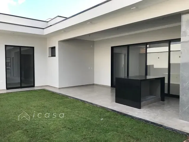 Casa com 300m² 3 quartos e 3 banheiros, à venda, no bairro Olaria em Lorena