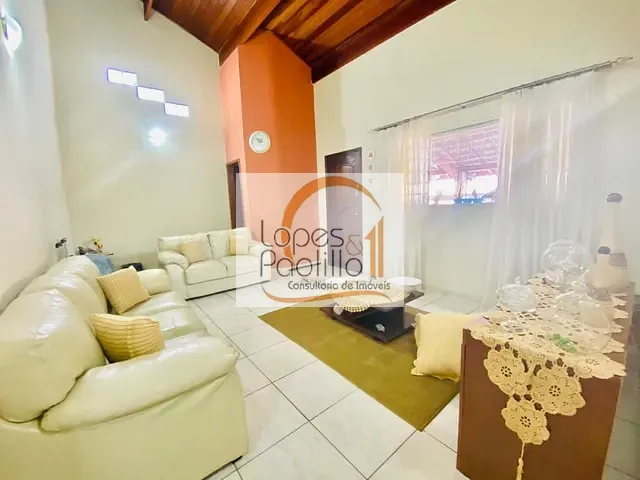 Casa com 225m² 3 quartos e 2 banheiros, à venda, no bairro Vila Olga em Atibaia