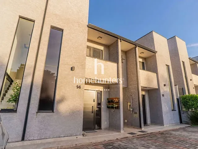 Casa com 178m² 2 quartos e 3 banheiros, à venda, no bairro Jardim Santa Helena em Valinhos