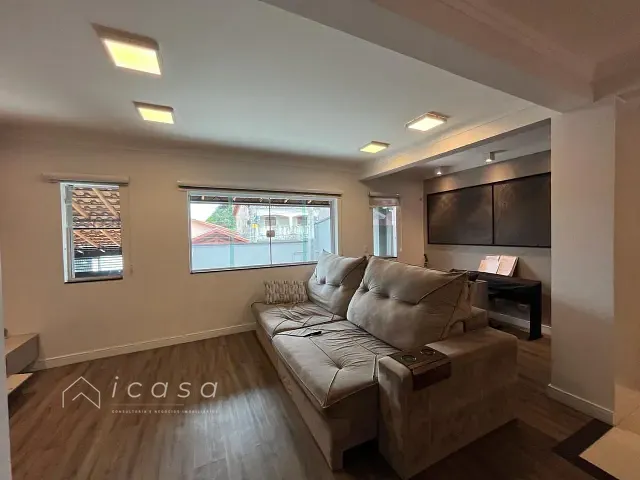 Casa com 300m² 3 quartos e 3 banheiros, à venda ou para alugar, no bairro Parque Industrial em São José dos Campos