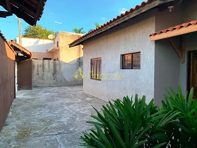 Casa com 195m² 2 quartos e 1 banheiro, à venda, no bairro Cidade Nova em Pindamonhangaba