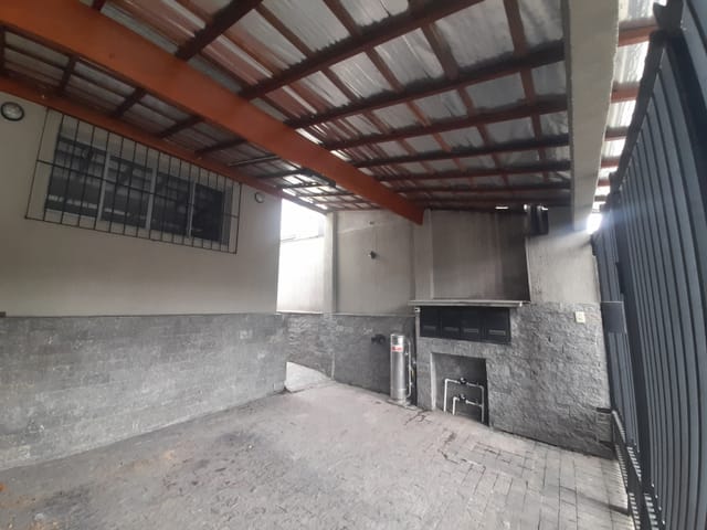 Casa com 340m² 5 quartos e 3 banheiros, à venda, no bairro Chácara do Visconde em Taubaté