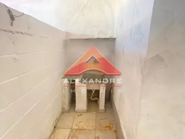 Casa com 30m² 1 quarto e 1 banheiro, para alugar, no bairro Jardim Ismênia em São José Dos Campos