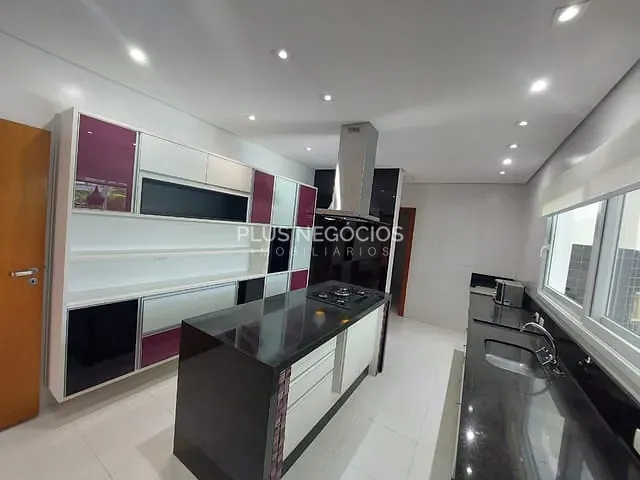 Casa com 1000m² 4 quartos e 5 banheiros, à venda, no bairro Barreirinho em Araçoiaba da Serra