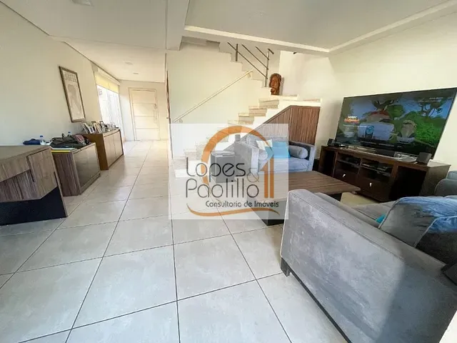 Casa com 250m² 3 quartos e 4 banheiros, à venda, no bairro Jardim Siriema em Atibaia