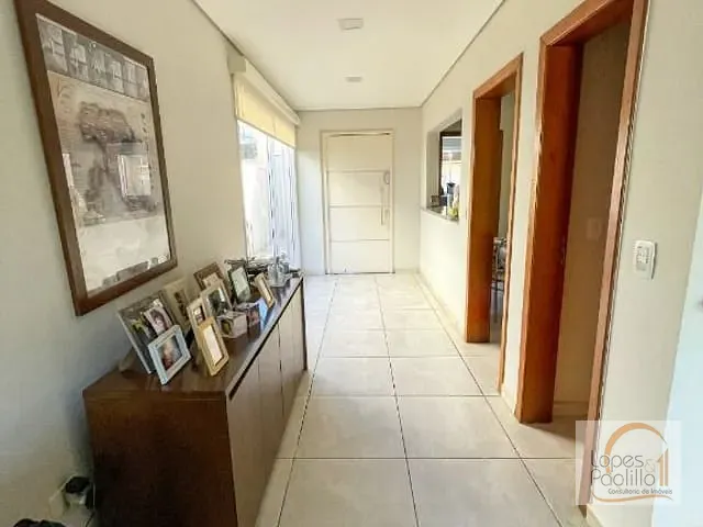 Casa com 250m² 3 quartos e 4 banheiros, à venda, no bairro Jardim Siriema em Atibaia