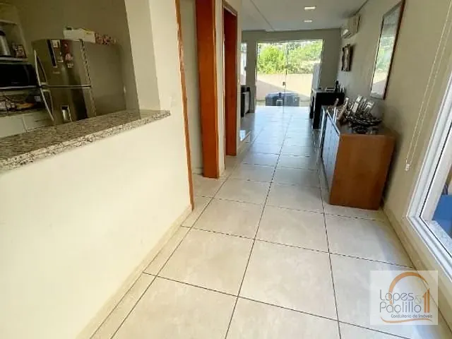 Casa com 250m² 3 quartos e 4 banheiros, à venda, no bairro Jardim Siriema em Atibaia