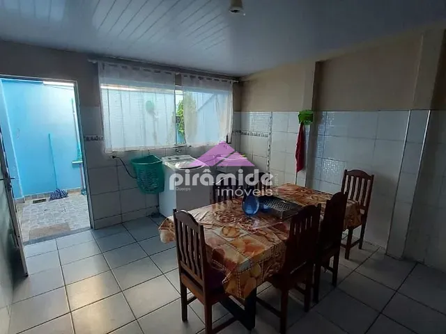 Casa com 140m² 3 quartos e 1 banheiro, à venda, no bairro Campo dos Alemães em São José dos Campos