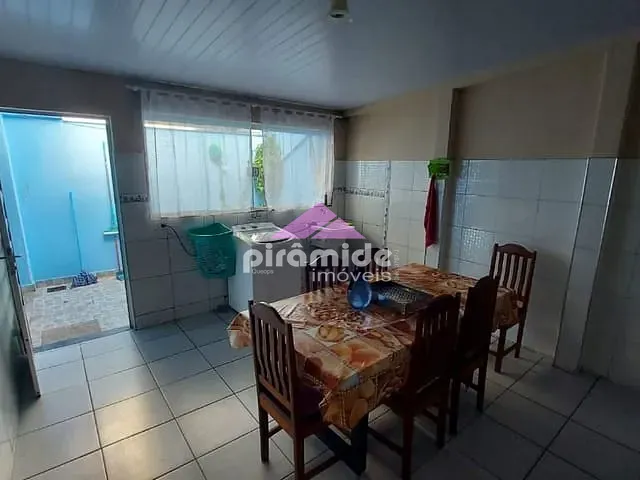 Casa com 140m² 3 quartos e 1 banheiro, à venda, no bairro Campo dos Alemães em São José dos Campos
