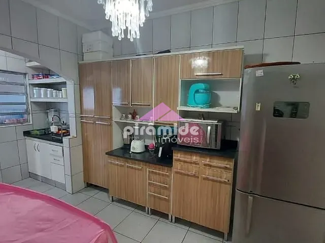 Casa com 140m² 3 quartos e 1 banheiro, à venda, no bairro Campo dos Alemães em São José dos Campos