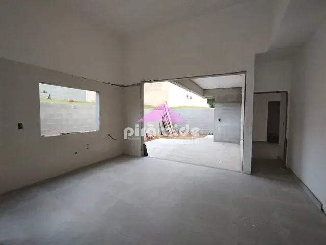 Casa com 300m² 3 quartos e 2 banheiros, à venda, no bairro Condomínio Terras do Vale em Caçapava