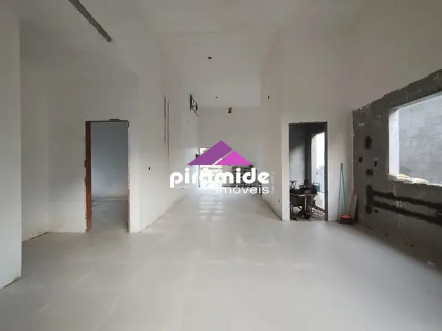 Casa com 300m² 3 quartos e 2 banheiros, à venda, no bairro Condomínio Terras do Vale em Caçapava