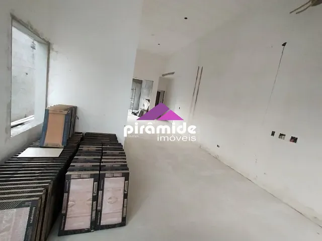 Casa com 300m² 3 quartos e 2 banheiros, à venda, no bairro Condomínio Terras do Vale em Caçapava